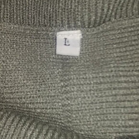 Source Unknown Sweater Women's Grey Long Sleeve Highlow Turtleneck Size L - Picture 4 of 7